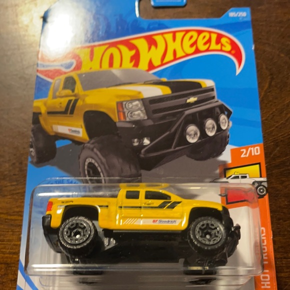 New - Picture 1 of 3